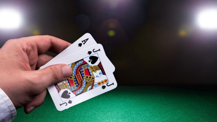 Blackjack tại VNLoto | Lật lá bài may mắn, trúng ngay thưởng lớn! 3 Blackjack